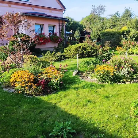 In The Blooming Garden - Green Apartment Nove Mesto pod Smrkem